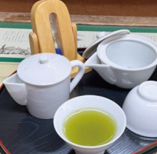 茶舗で<日本茶>飲み比べ
