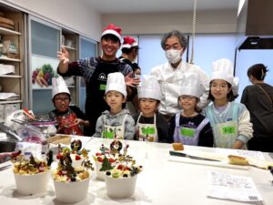 親子で挑戦！クリスマスケーキ料理教室が開催されました